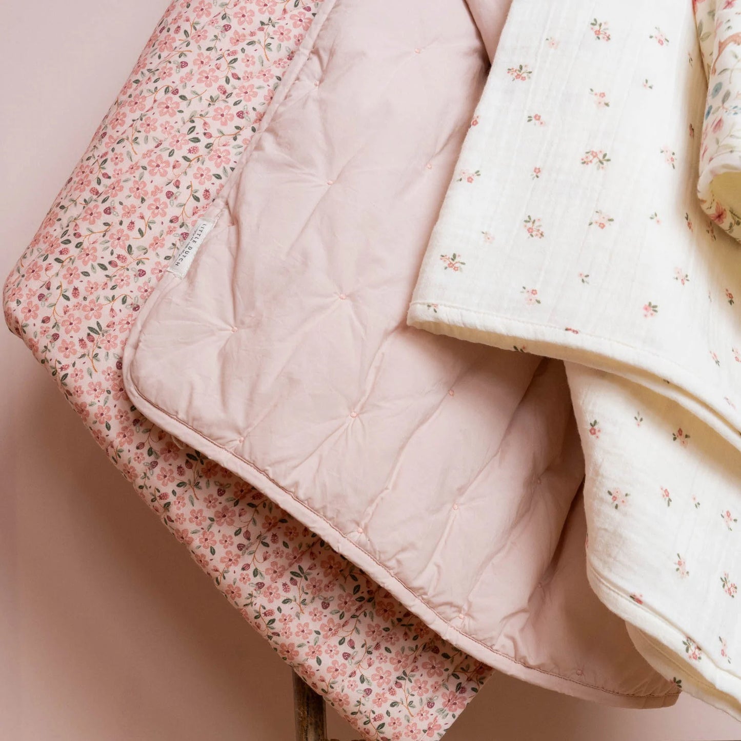 Coperta per culla in mussola leggera - Bianca - Giardino delle fate - Fiore delle fate110x140