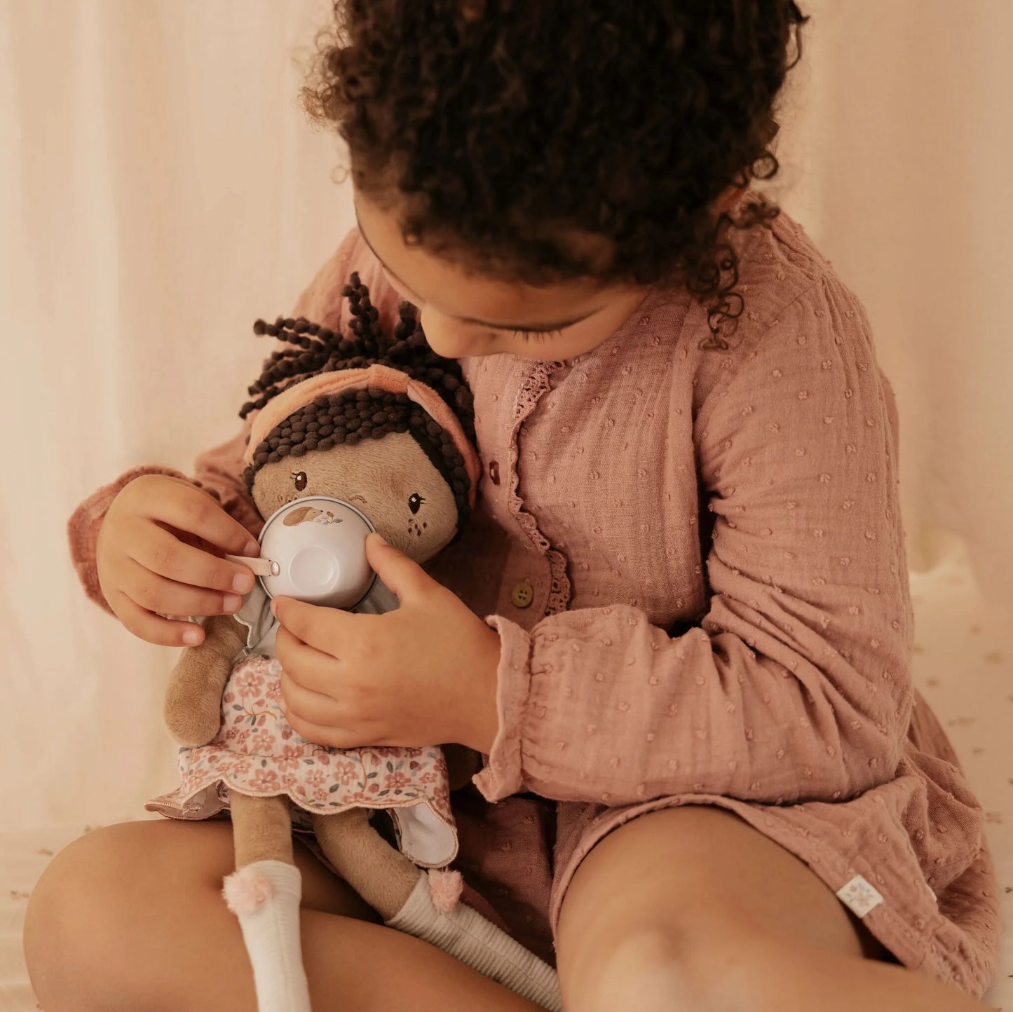 Bambola coccolosa Evi - 35 cm