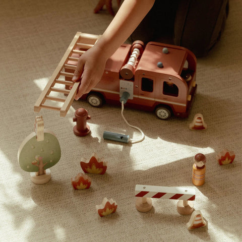 Camion dei pompieri in legno – Rosso – Essentials