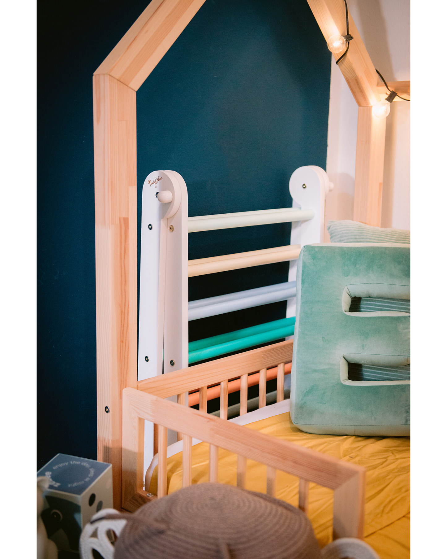 Pebo-Triangolo Montessori Pikler Rainbow - Sunny Beach + Scivolo 2 in 1