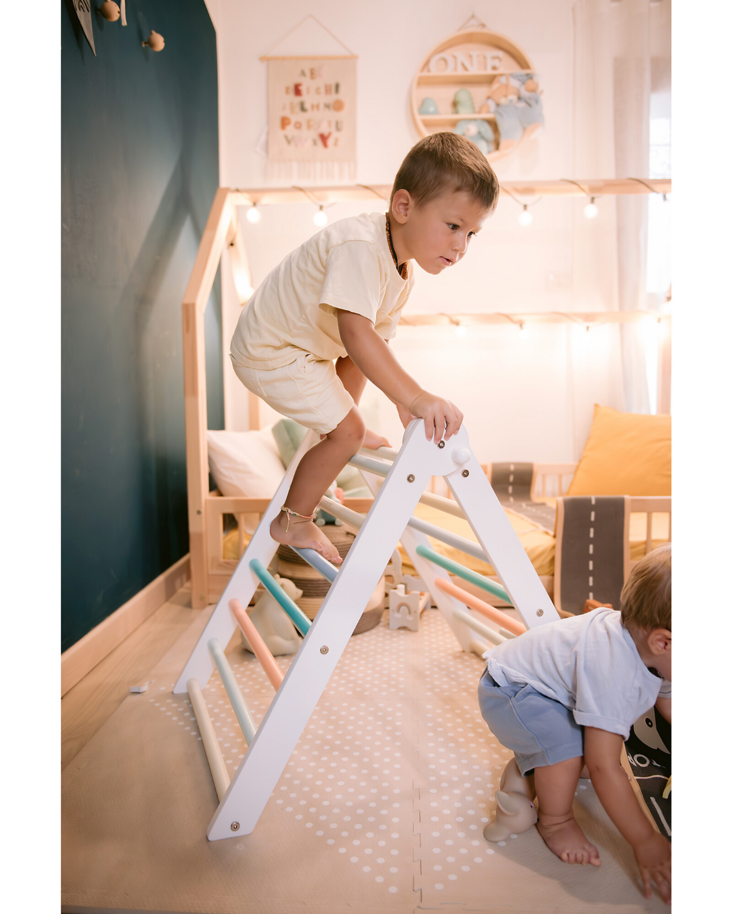Pebo-Triangolo Montessori Pikler Rainbow - Sunny Beach + Scivolo 2 in 1