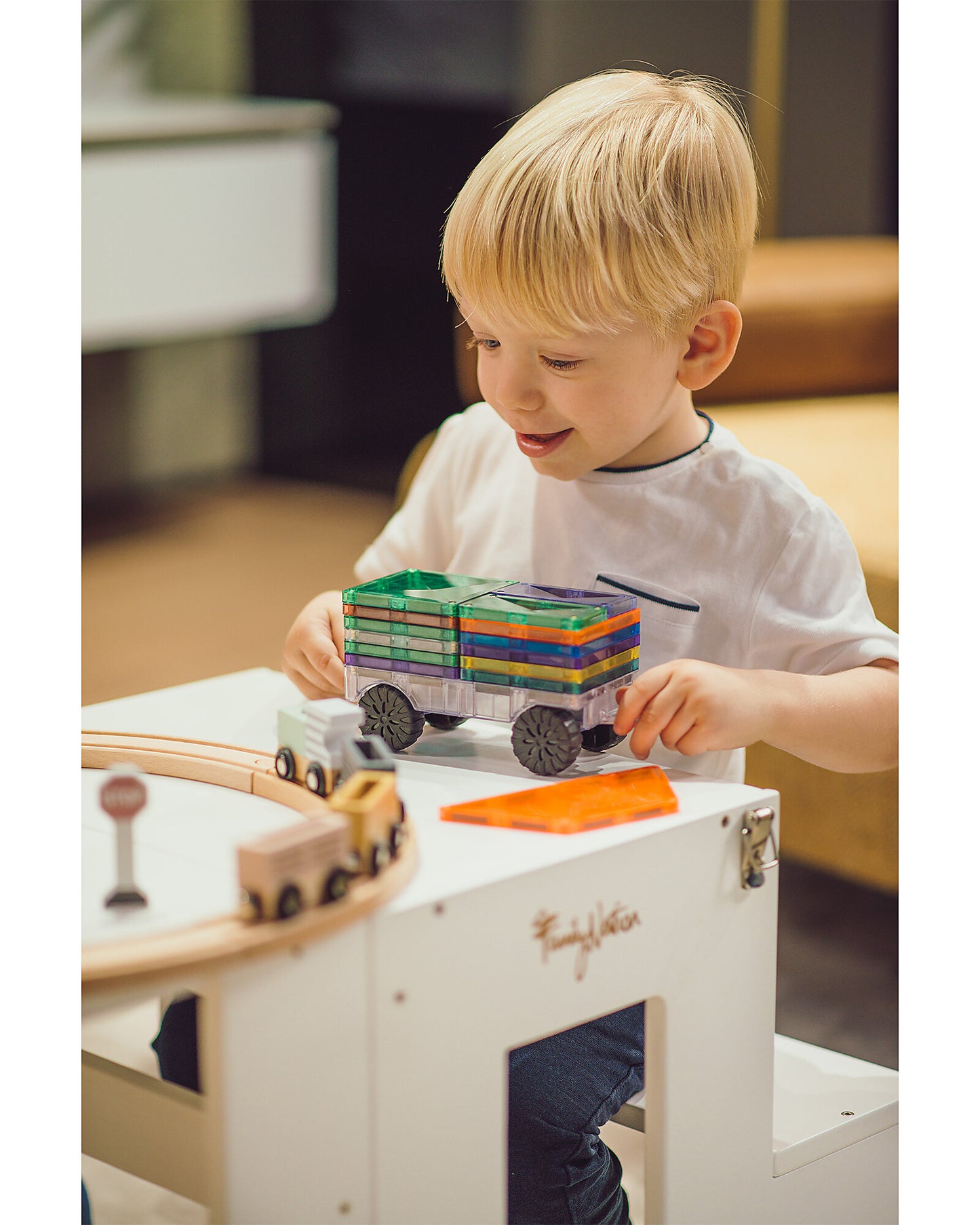 Crica-Torre Montessori 3 in 1 - Bianco - Lavagna Magnetica e Convertibile in Tavolo+Sedia