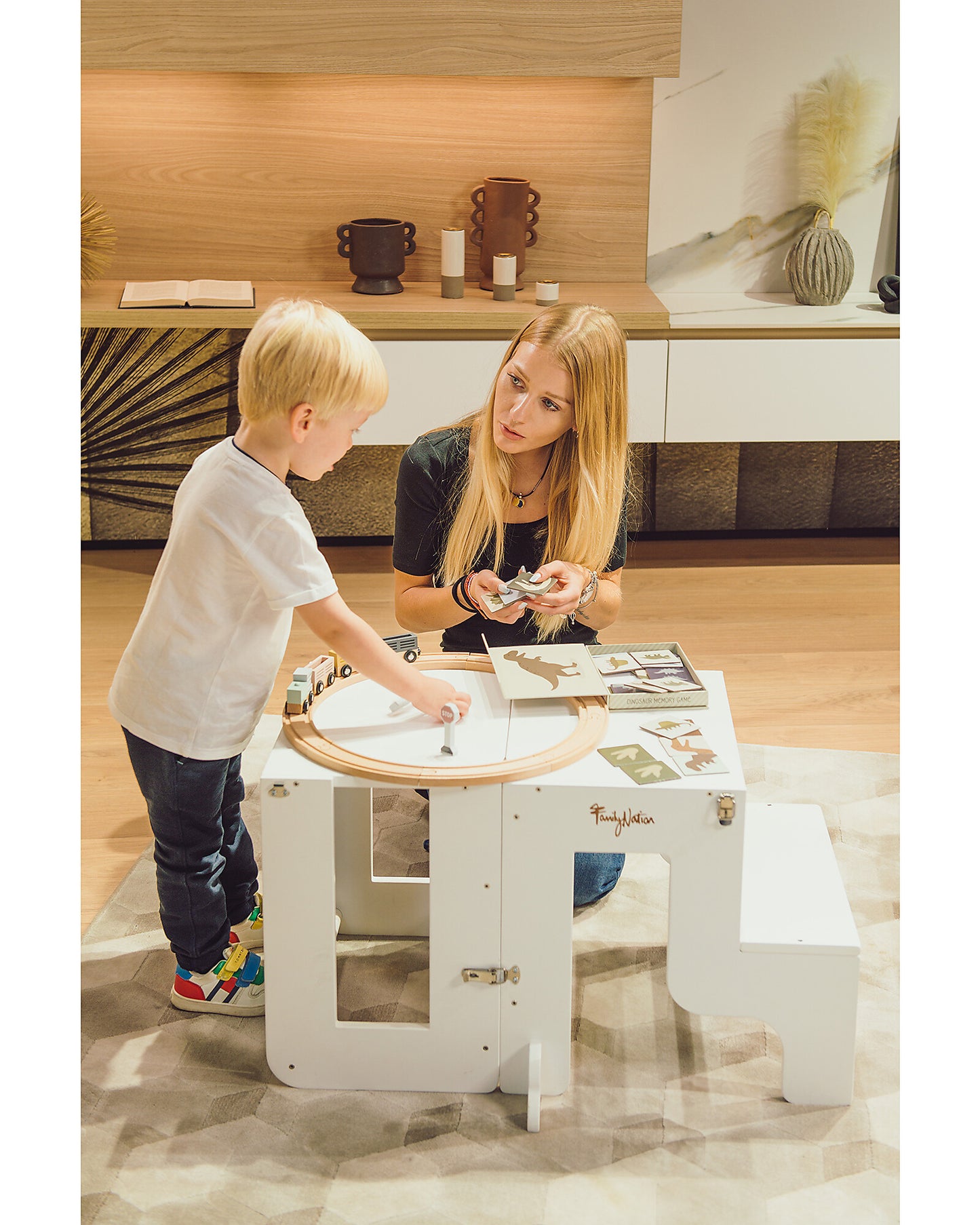 Crica-Torre Montessori 3 in 1 - Bianco - Lavagna Magnetica e Convertibile in Tavolo+Sedia