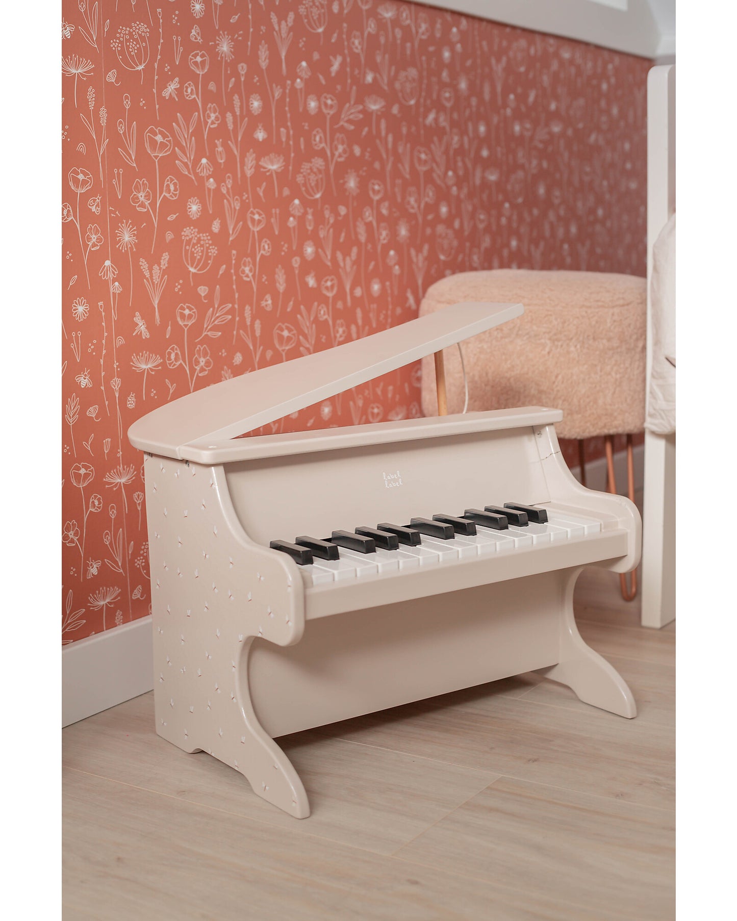 Label Label Pianoforte in Legno - Nougat - Certificazione FSC