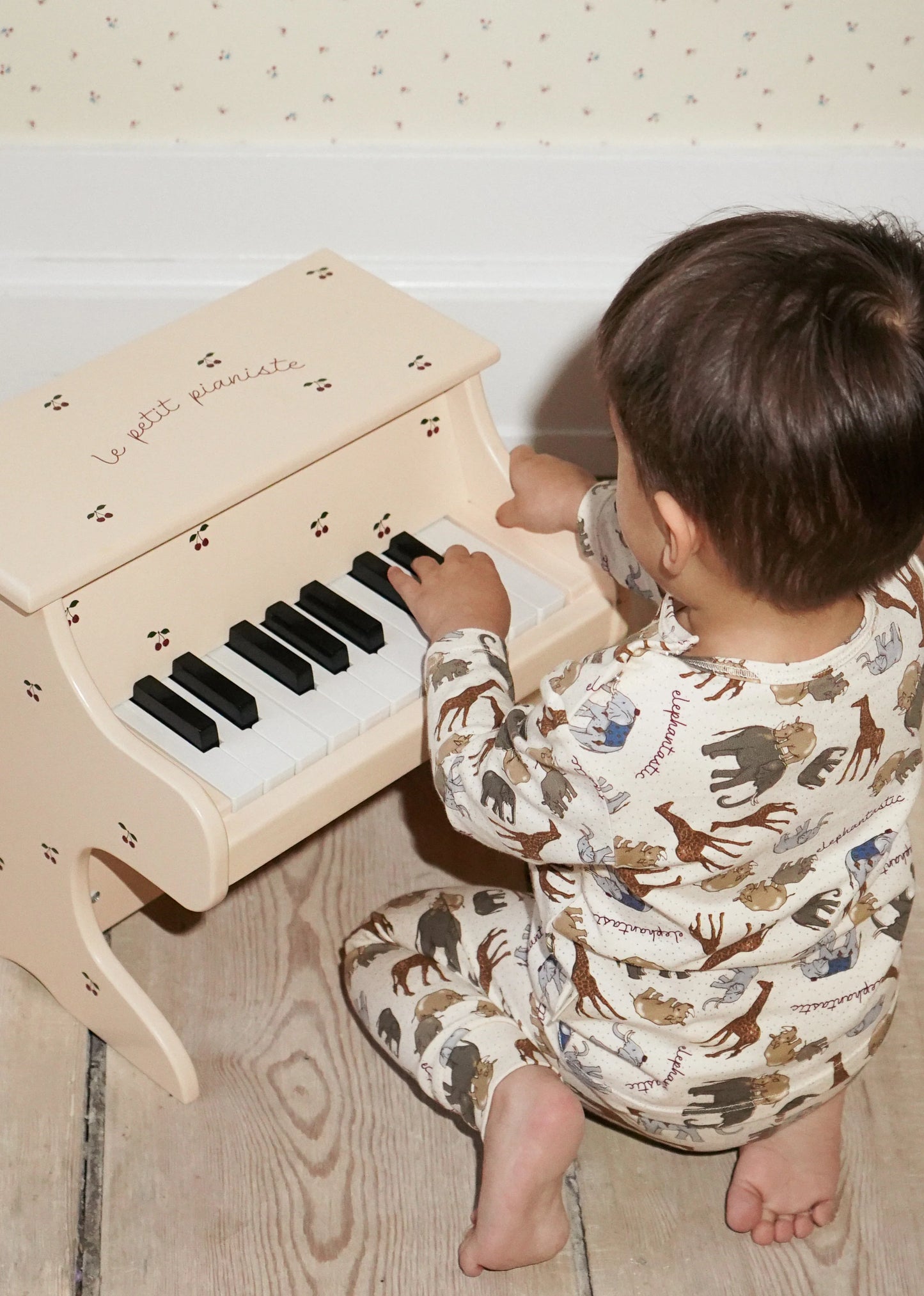 Pianoforte Konges Slojd ciliegie