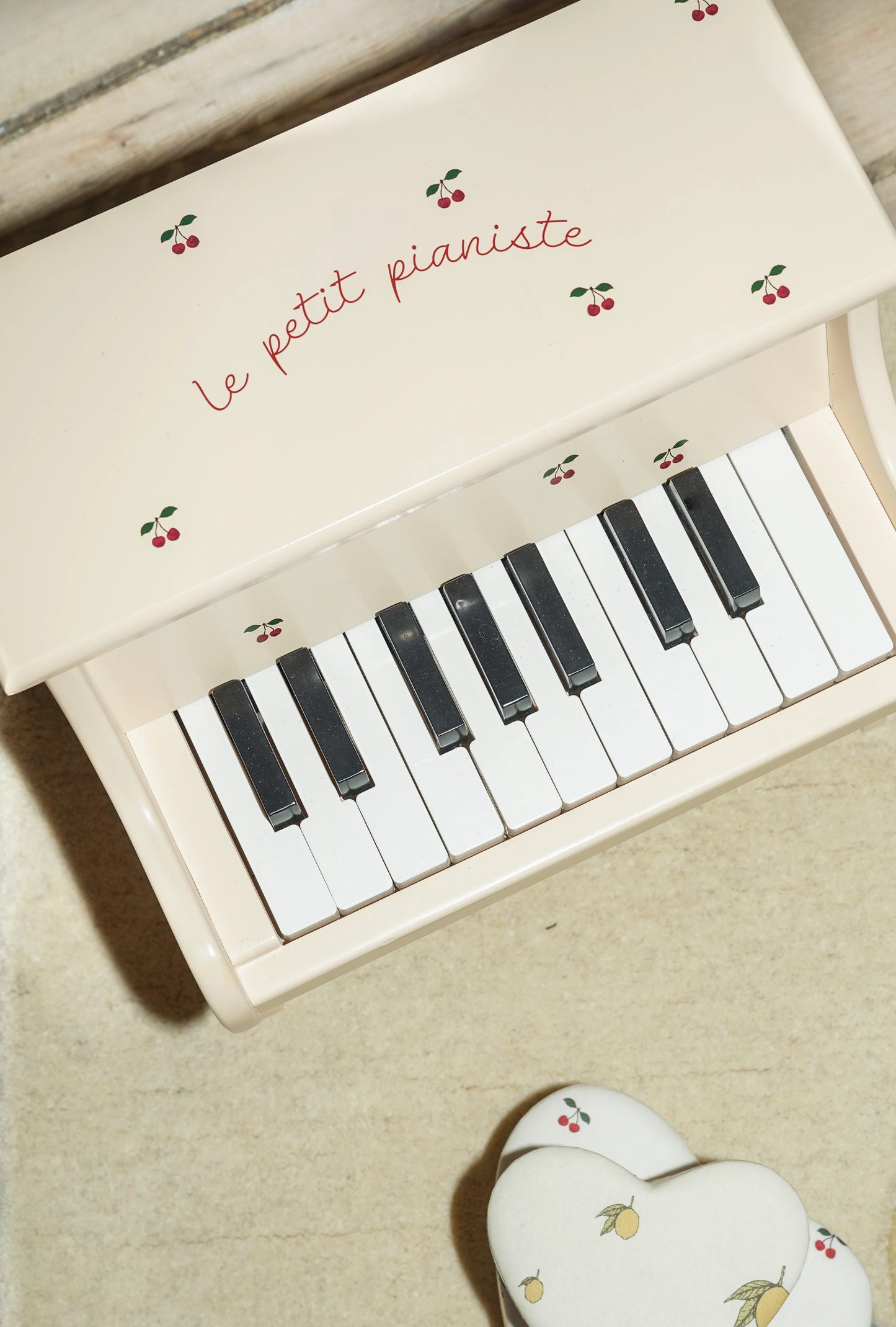 Pianoforte Konges Slojd ciliegie