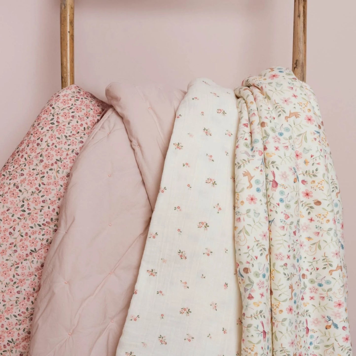 Coperta per culla in mussola leggera - Bianca - Giardino delle fate - Fiore delle fate110x140