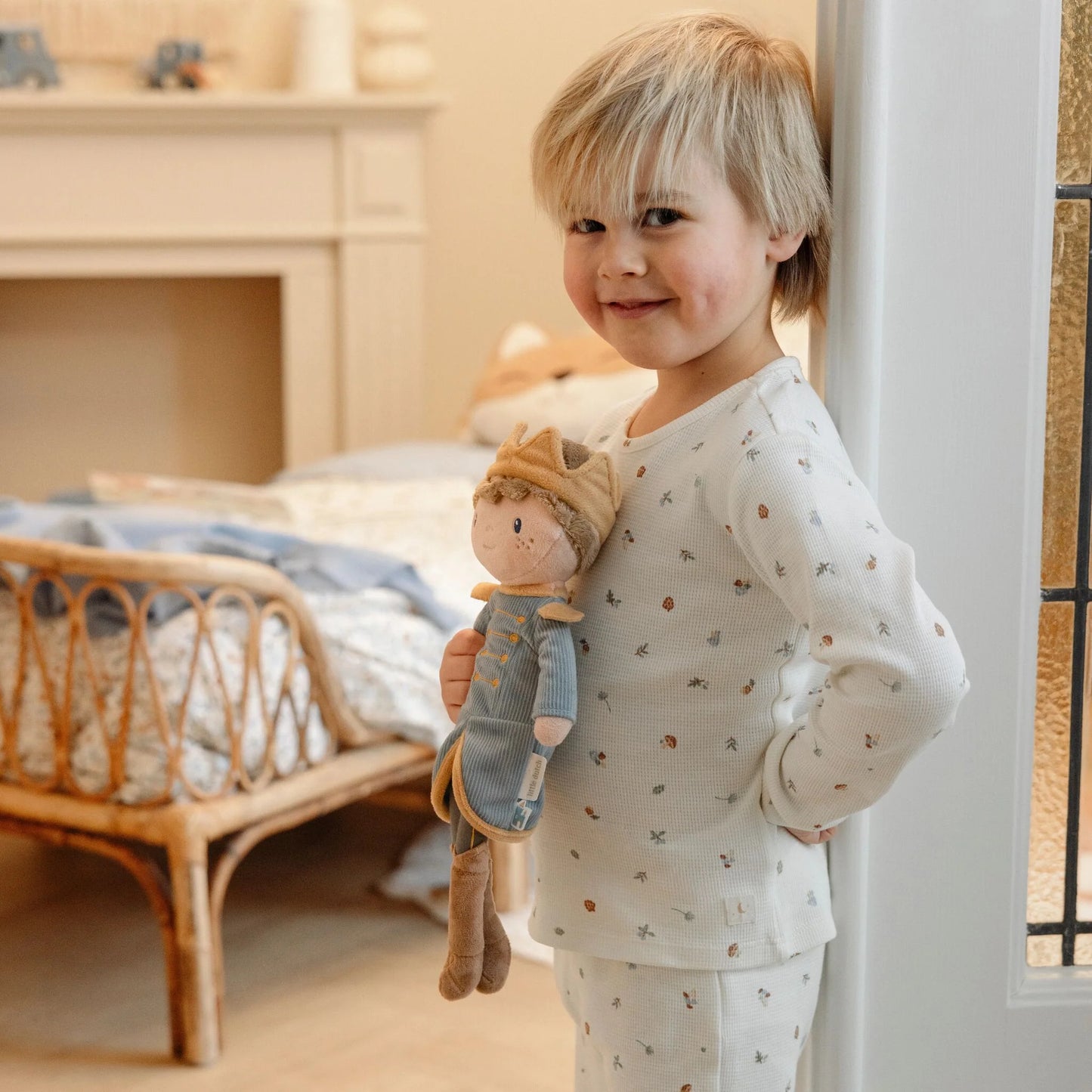 Bambola coccolosa Principe Jim - 35 cm