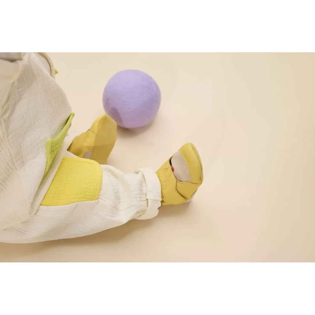 Affenzahn Leather Giraffe Yellow
