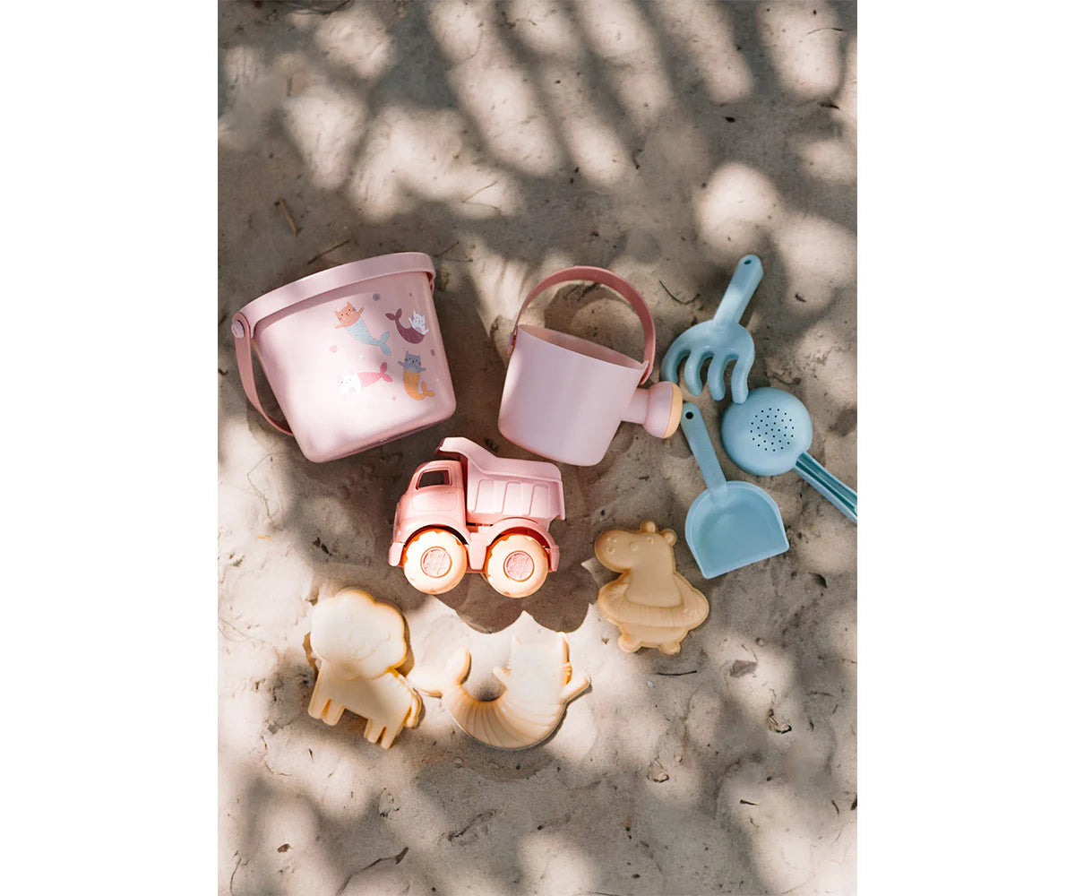 Monneka Set Spiaggia Mermaid Cats with colorful toy camioncino on a white background, featuring playful cat and mermaid design.