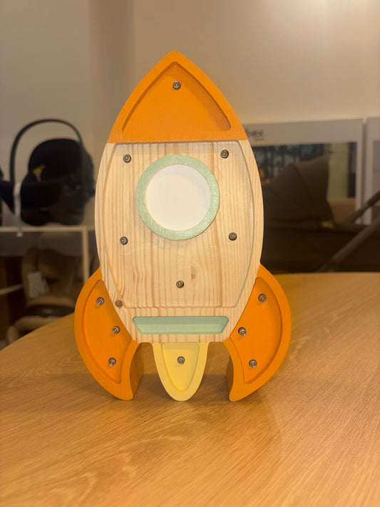 Lampada in legno - razzo arancione