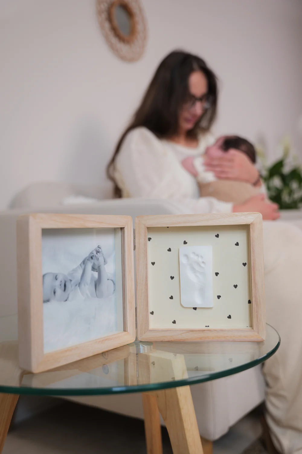 Doppia Cornice Jolis Cœurs by Petit Artichaut, decorative double photo frame with heart designs, on a white background.