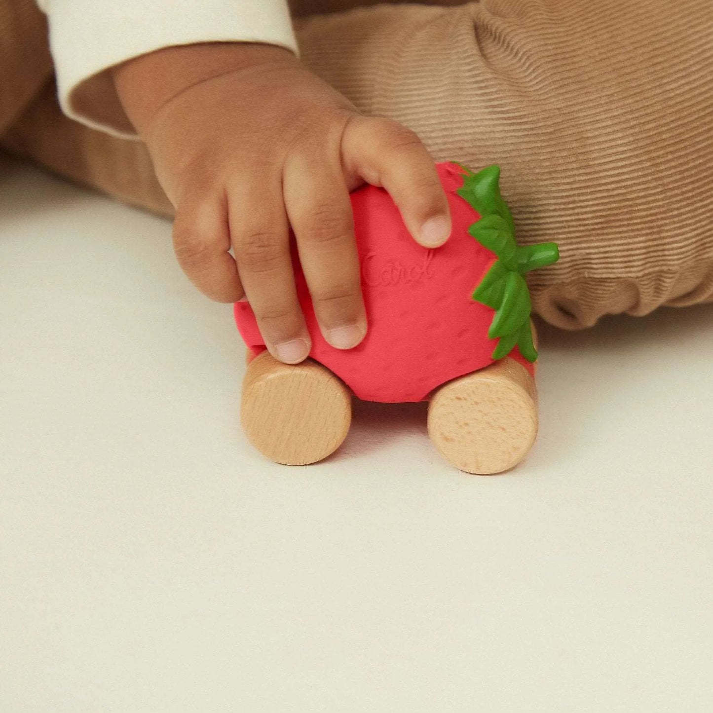 Giocattolo per auto Sweetie the Strawberry Baby