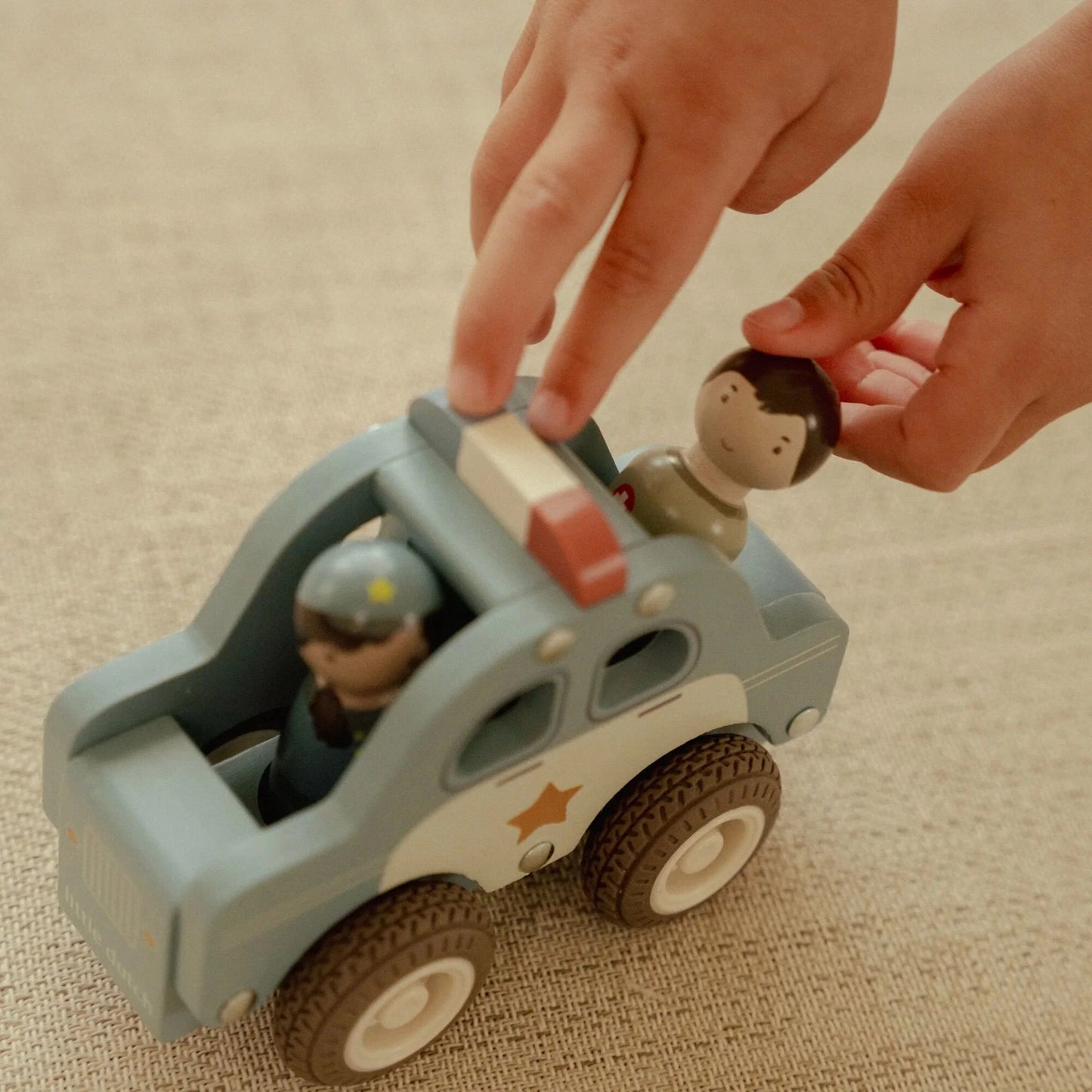 Wooden police car – Blue – Essentials